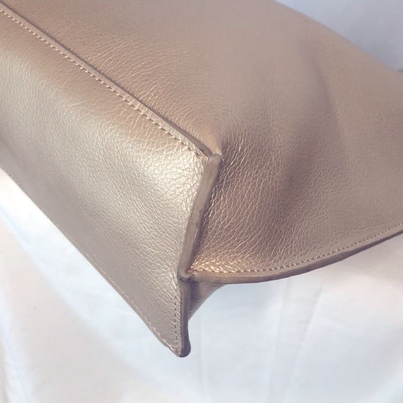 MARK & GRAHAM gold genuine leather tote. - Picture 12 of 16